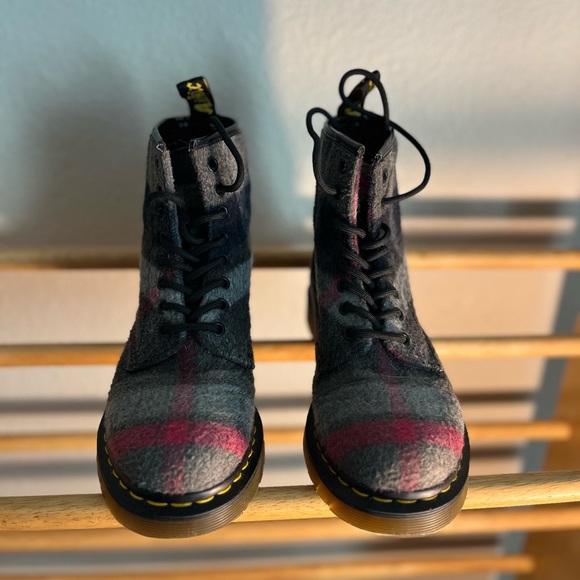 Womens Dr. Martens Castel Tartan Boots-size 8 - Picture 8 of 8